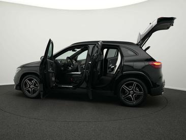 Mercedes GLA 180 — photo 15