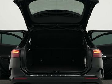 Mercedes GLA 180 — photo 16