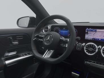 Mercedes GLA 180 — photo 19