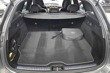 Mercedes GLC 300 E — photo 32