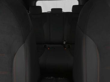 Mercedes GLA 180 — photo 23
