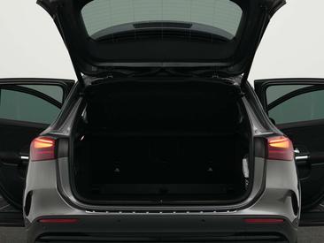 Mercedes GLA 180 — photo 17