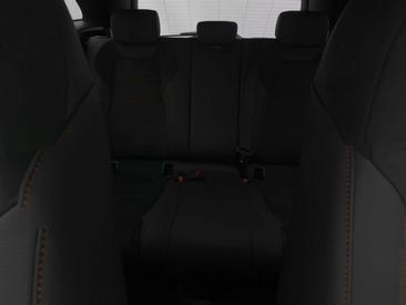 Mercedes GLA 180 — photo 22