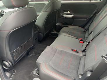 Mercedes GLB 200 — photo 7