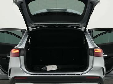 Mercedes GLA 180 — photo 17