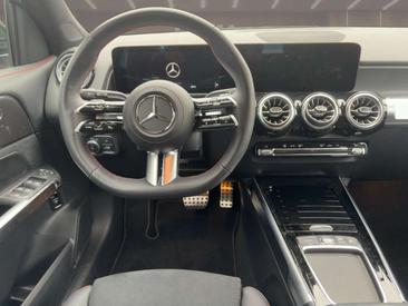 Mercedes GLB 200 — photo 8