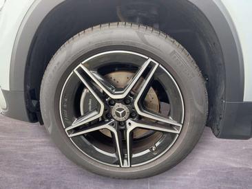 Mercedes GLB 200 — photo 11