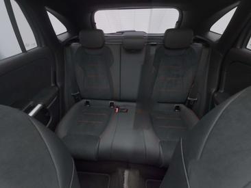 Mercedes GLA 180 — photo 23