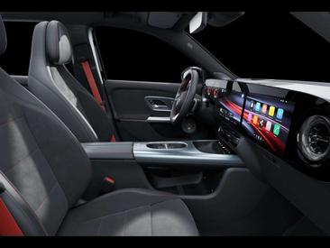 Mercedes GLB 350 4MATIC — photo 9