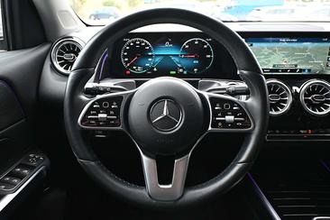 Mercedes EQB 350 4MATIC — photo 8