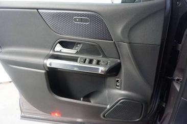 Mercedes EQB 250 — photo 9