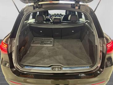 Mercedes GLC 400 E — photo 16