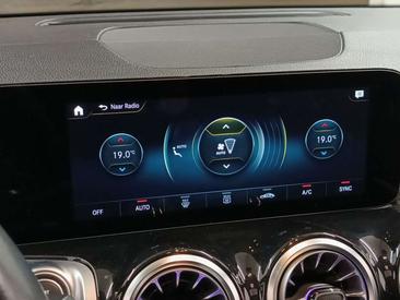Mercedes GLB 180 D — photo 11