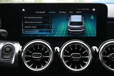 Mercedes EQB 350 4MATIC — photo 18