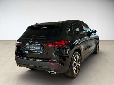Mercedes GLA 200 — photo 4