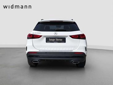Mercedes GLA 200 — photo 4