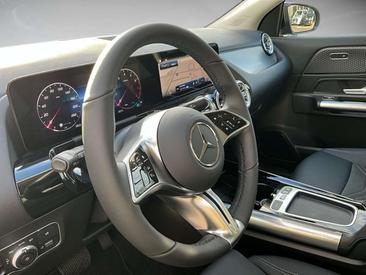 Mercedes GLA 200 — photo 7