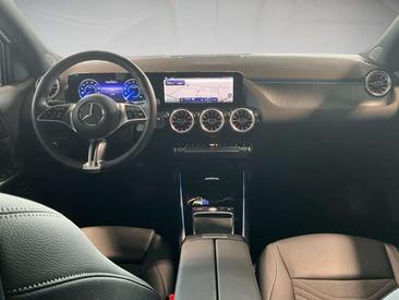 Mercedes EQA 250 — photo 8