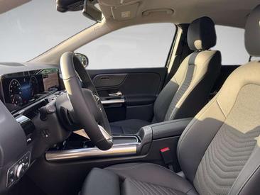 Mercedes GLA 200 — photo 8