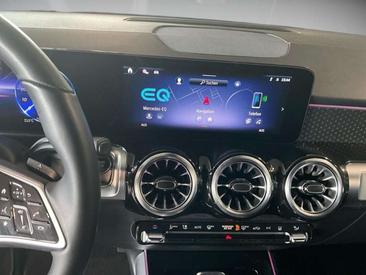 Mercedes EQB 250 — photo 12
