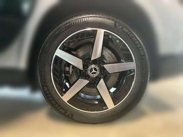 Mercedes GLB 250 — photo 12