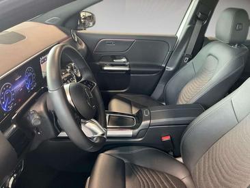 Mercedes EQA 250 — photo 10