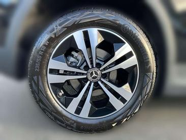 Mercedes GLA 200 — photo 11