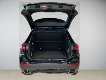 Mercedes GLA 200 — photo 12