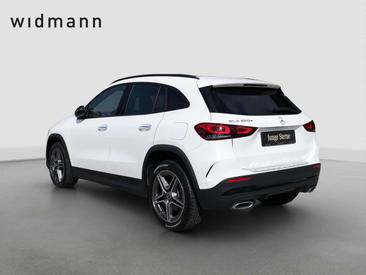 Mercedes GLA 200 — photo 8