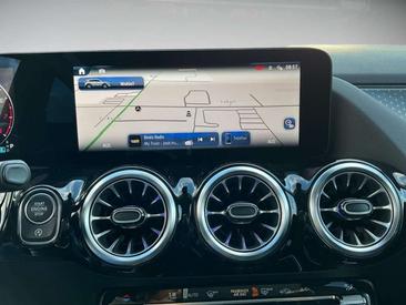 Mercedes GLA 200 — photo 13