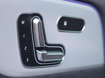 Mercedes GLA 250e — photo 21