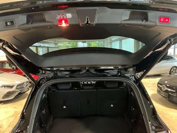Mercedes GLB 200d — photo 16