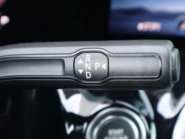 Mercedes GLA 250e — photo 22