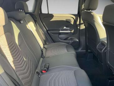 Mercedes GLA 200 — photo 15