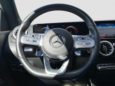 Mercedes GLA 200 — photo 10