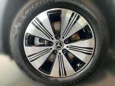 Mercedes EQA 250 — photo 13