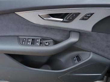 Audi Q7 TFSI E E Quattro — photo 14