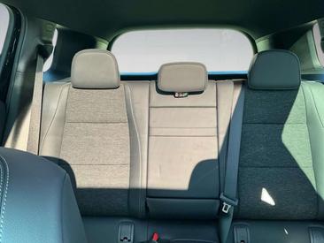 Mercedes GLB 250 — photo 14