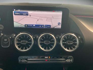 Mercedes EQA 250 — photo 15