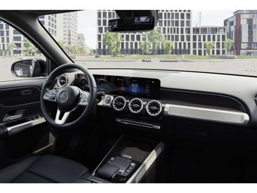 Mercedes EQB 300 4MATIC — photo 8