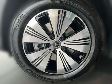 Mercedes EQA 250 — photo 13