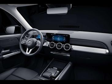 Mercedes GLB 200 — photo 11