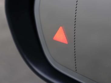 Mercedes EQA 250 — photo 8