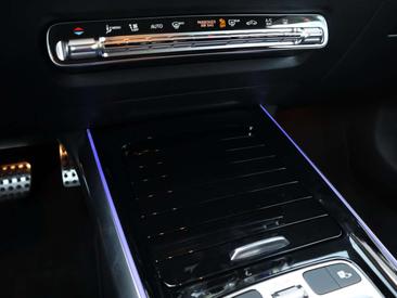 Mercedes GLA 250e — photo 31