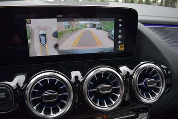 Mercedes EQA 250 — photo 24