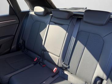 Audi Q3 TFSI E 45 E — photo 13