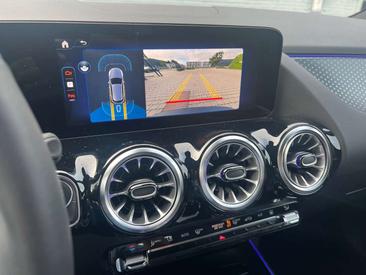 Mercedes EQA 250 — photo 14