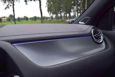 Mercedes EQA 250 — photo 27