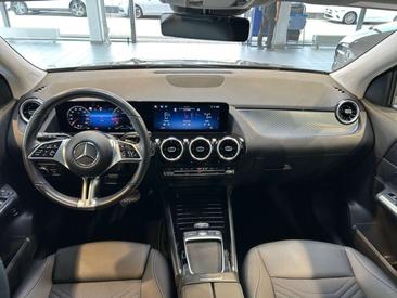 Mercedes GLA 180 — photo 15