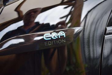 Mercedes EQA 250 — photo 29